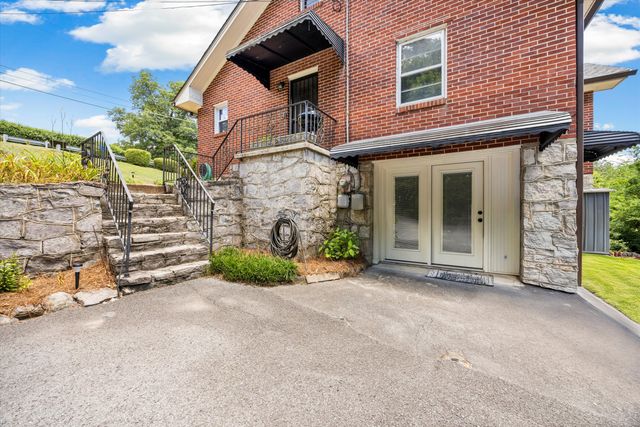 701 S Crest Road, Chattanooga, TN 37404