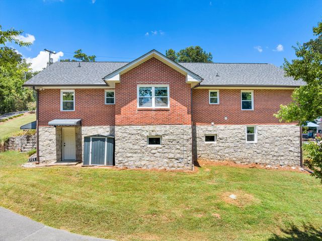 701 S Crest Road, Chattanooga, TN 37404
