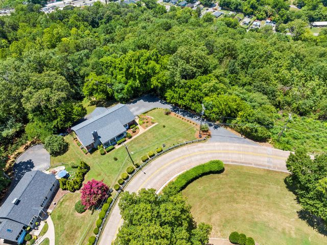 701 S Crest Road, Chattanooga, TN 37404
