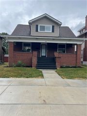 303 Pershing St, Ellwood City, PA 16117