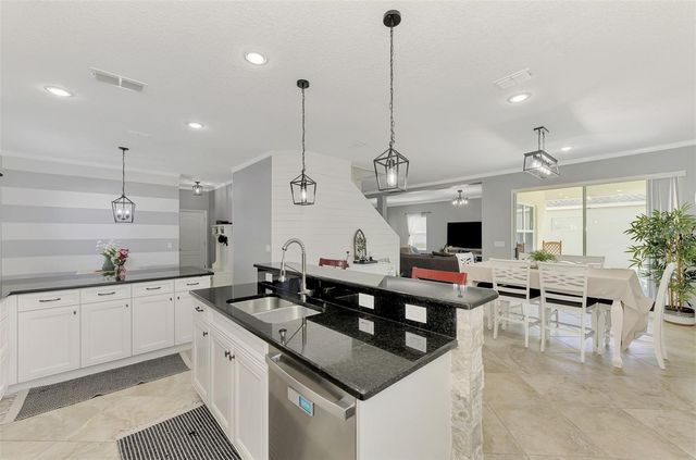 5008 MISSION PARK LANE, Bradenton, FL 34211