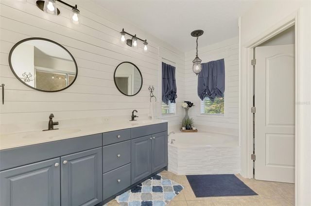 5008 MISSION PARK LANE, Bradenton, FL 34211