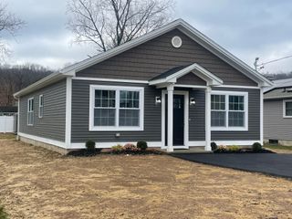 140 Lake Avenue, Bristol, CT 06010