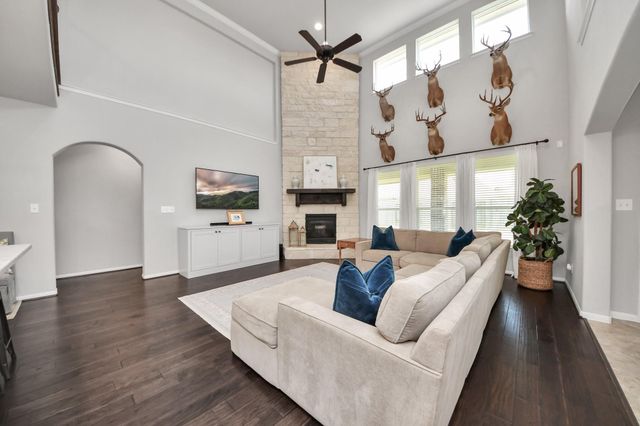 12119 Sandstone Circle, Mont Belvieu, TX 77535