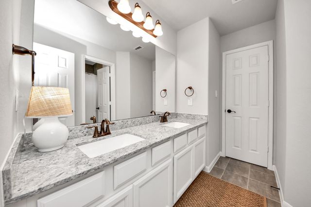12119 Sandstone Circle, Mont Belvieu, TX 77535