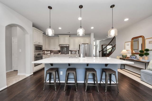 12119 Sandstone Circle, Mont Belvieu, TX 77535