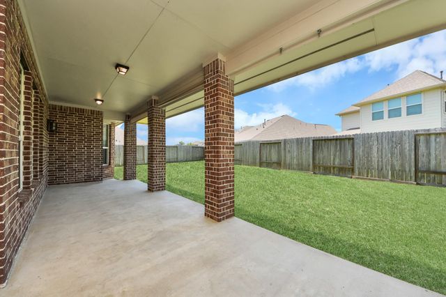 12119 Sandstone Circle, Mont Belvieu, TX 77535