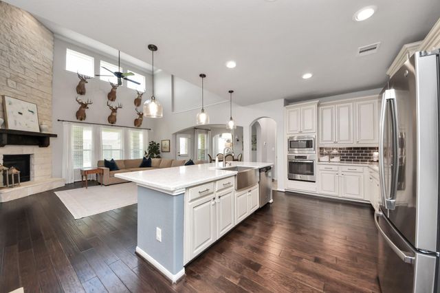 12119 Sandstone Circle, Mont Belvieu, TX 77535