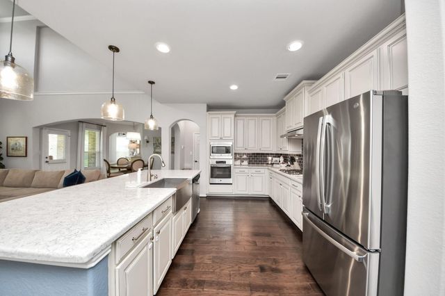 12119 Sandstone Circle, Mont Belvieu, TX 77535