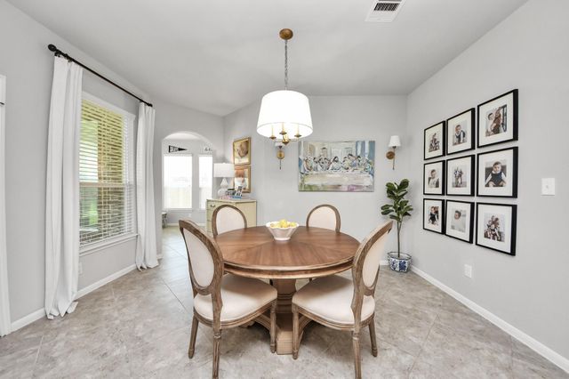 12119 Sandstone Circle, Mont Belvieu, TX 77535