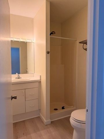 701 Mill St, Marion, MA 02738