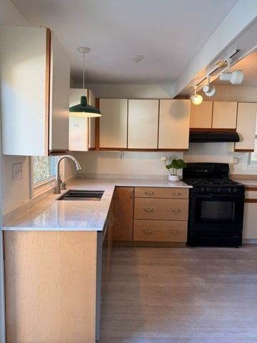 701 Mill St, Marion, MA 02738