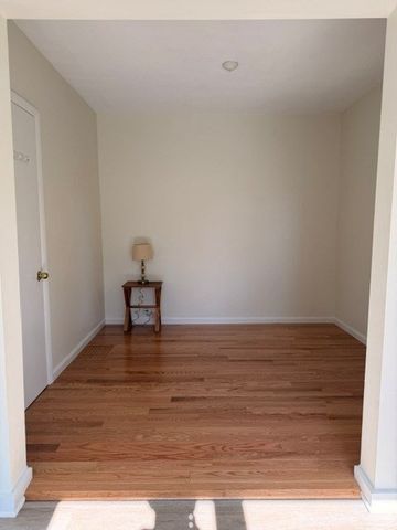 701 Mill St, Marion, MA 02738