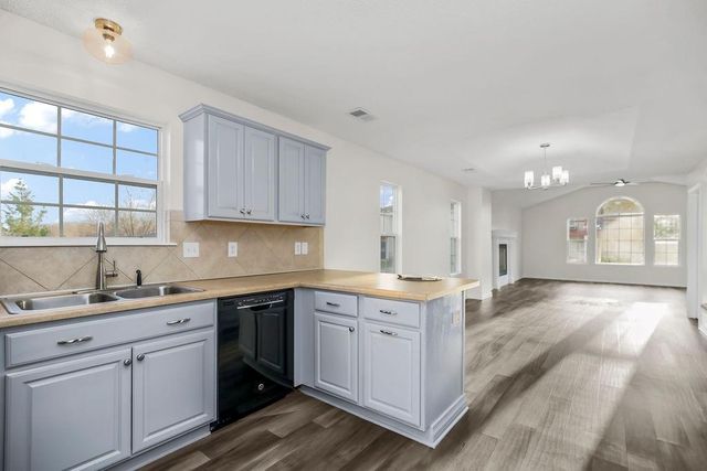 12628 E 48TH Street, Independence, MO 64055