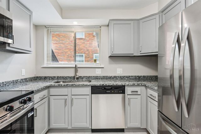 7247 Reading Road, Cincinnati, OH 45237