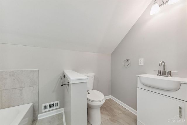 7247 Reading Road, Cincinnati, OH 45237