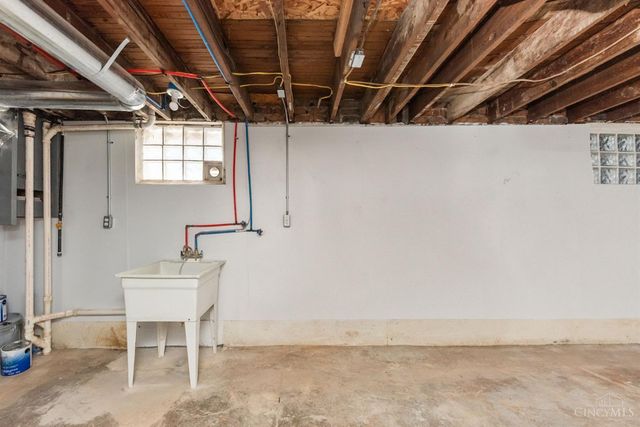 7247 Reading Road, Cincinnati, OH 45237