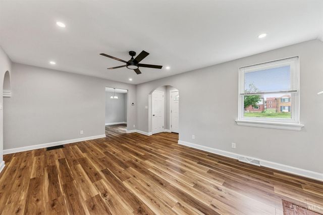 7247 Reading Road, Cincinnati, OH 45237