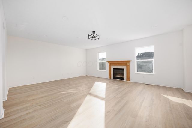 675 Preston Trails Drive, Pickerington, OH 43147