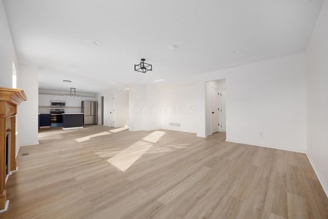 675 Preston Trails Drive, Pickerington, OH 43147