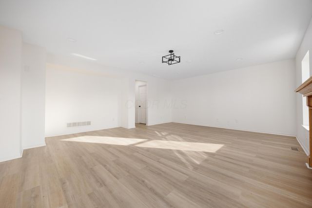 675 Preston Trails Drive, Pickerington, OH 43147