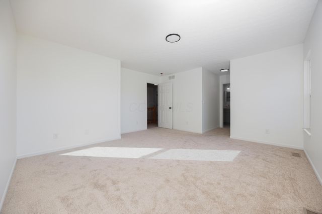 675 Preston Trails Drive, Pickerington, OH 43147