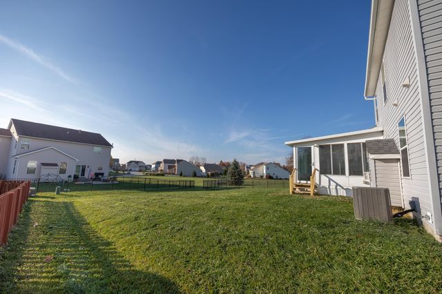 675 Preston Trails Drive, Pickerington, OH 43147