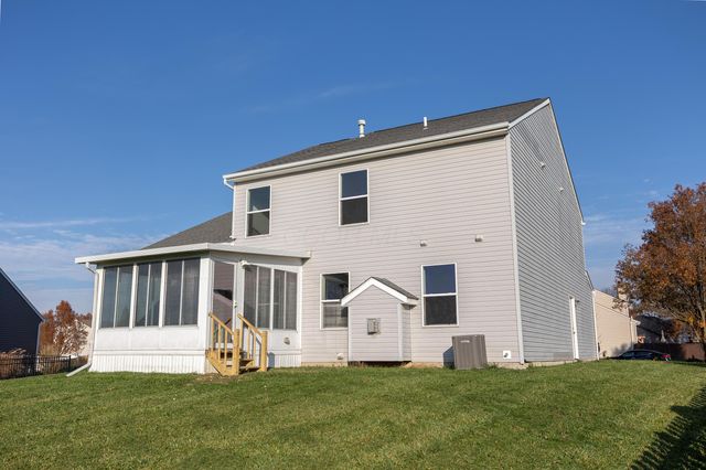 675 Preston Trails Drive, Pickerington, OH 43147