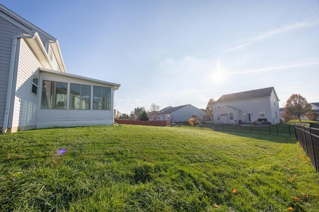 675 Preston Trails Drive, Pickerington, OH 43147