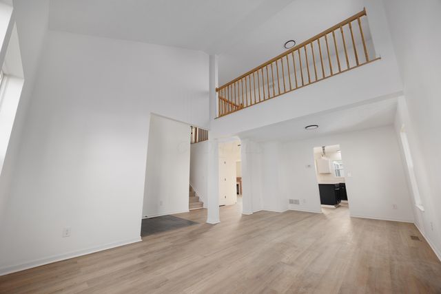 675 Preston Trails Drive, Pickerington, OH 43147