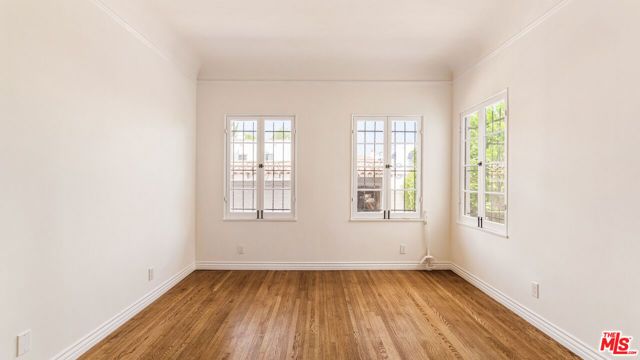 1063 S Genesee Avenue, Los Angeles, CA 90019