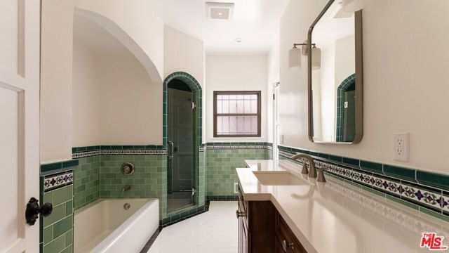 1063 S Genesee Avenue, Los Angeles, CA 90019
