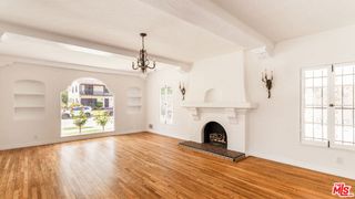 1063 S Genesee Avenue, Los Angeles, CA 90019
