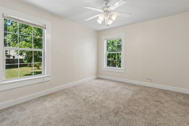 113 W Avenue E, Garland, TX 75040