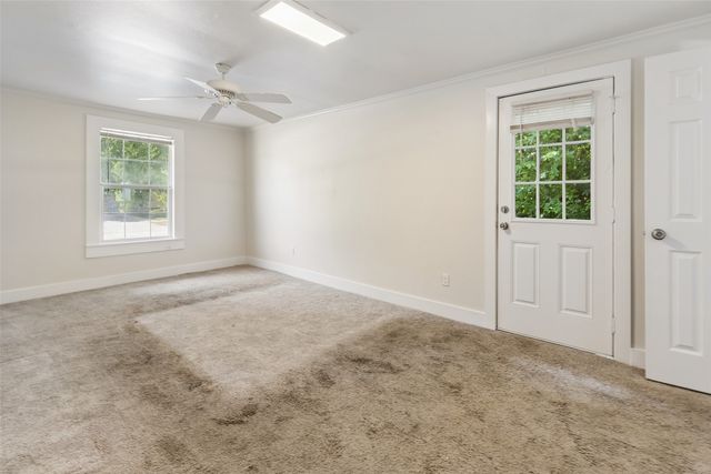 113 W Avenue E, Garland, TX 75040