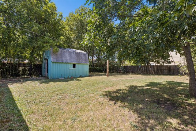113 W Avenue E, Garland, TX 75040
