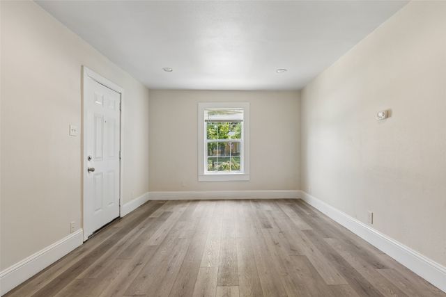 113 W Avenue E, Garland, TX 75040