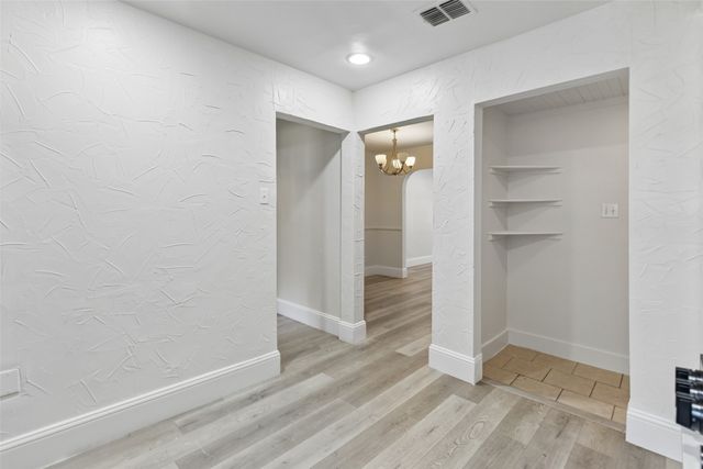 113 W Avenue E, Garland, TX 75040