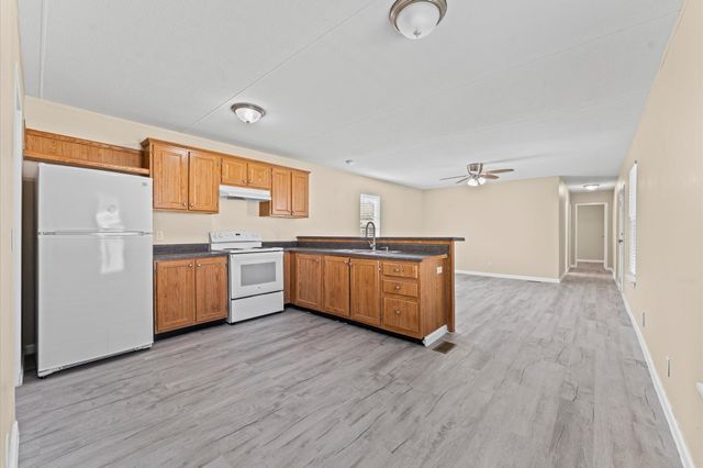 3911 County Road 183 C, Alvin, TX 77511
