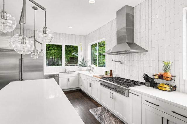 1606 10th Ave, N, Nashville, TN 37208