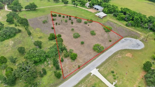 128 RIO GRANDE DR, Blanco, TX 78606
