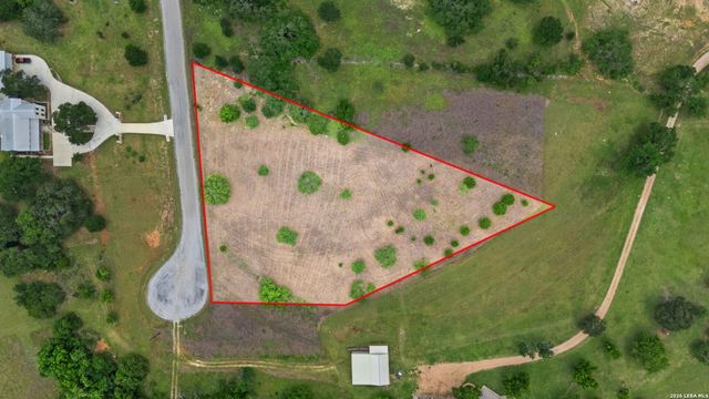 128 RIO GRANDE DR, Blanco, TX 78606