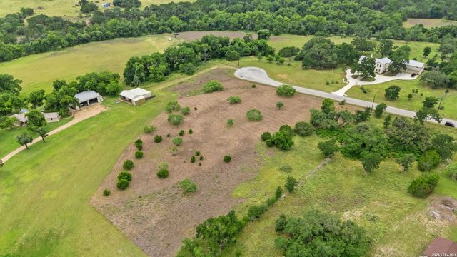 128 RIO GRANDE DR, Blanco, TX 78606
