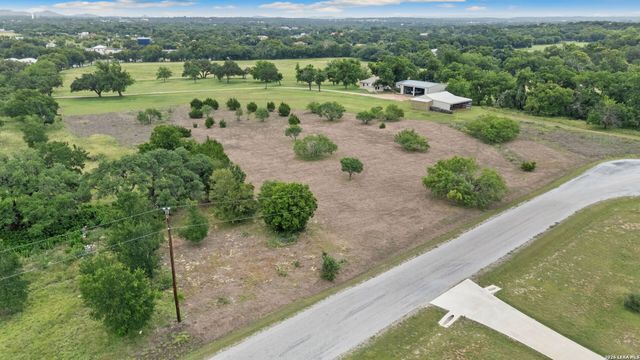 128 RIO GRANDE DR, Blanco, TX 78606