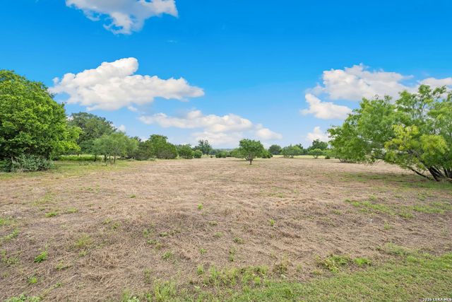 128 RIO GRANDE DR, Blanco, TX 78606