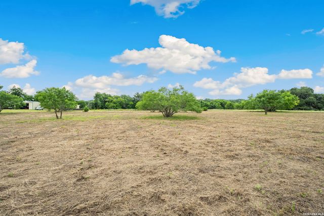 128 RIO GRANDE DR, Blanco, TX 78606