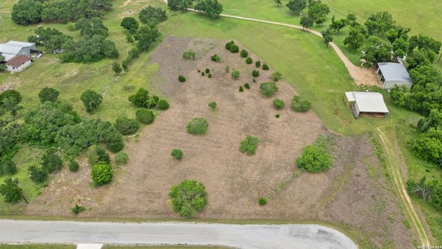 128 RIO GRANDE DR, Blanco, TX 78606