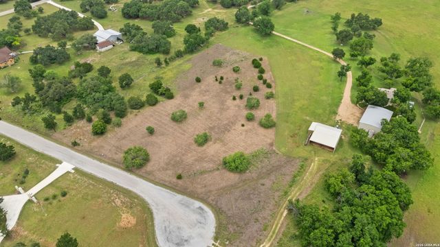 128 RIO GRANDE DR, Blanco, TX 78606