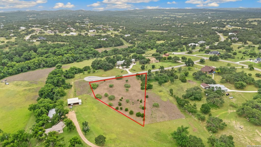 128 RIO GRANDE DR, Blanco, TX 78606