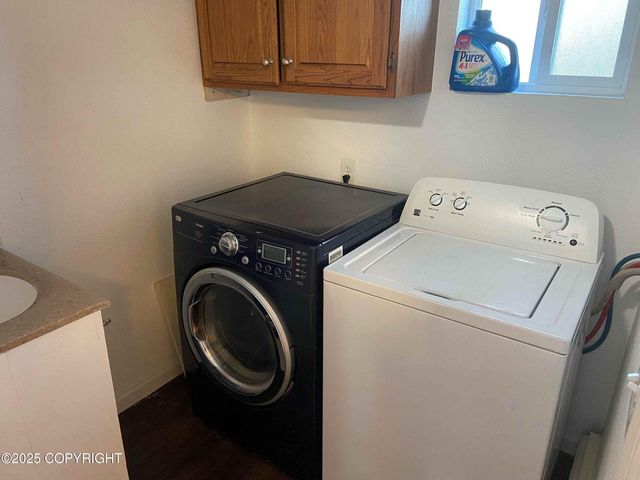 203 N Hoyt Street, Anchorage, AK 99508